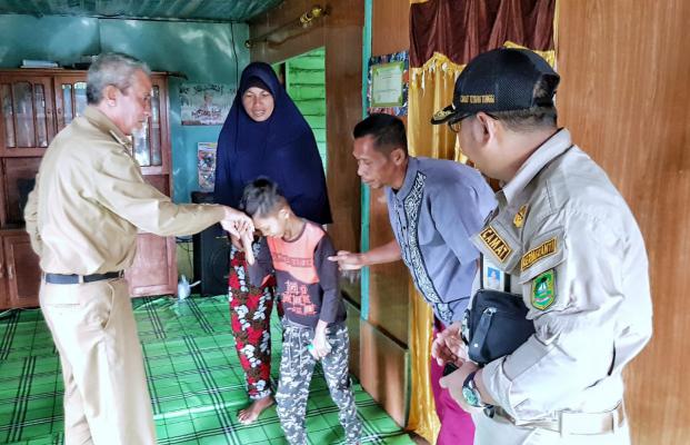  Wabup Meranti Jenguk Anak Kelainan Jantung, Bantu Operasi di Jakarta